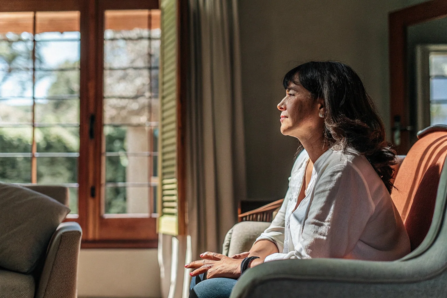 Marina Ávila em atendimento no consultório