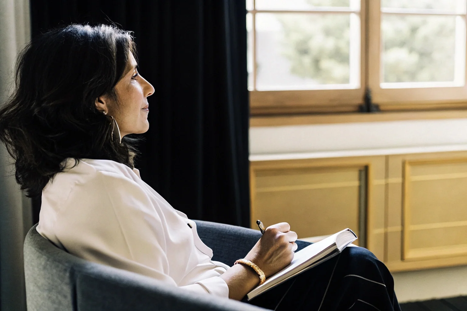 Marina Ávila, psicóloga, no consultório